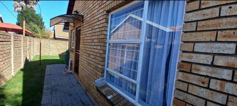 3 Bedroom Property for Sale in Bonaero Park Gauteng