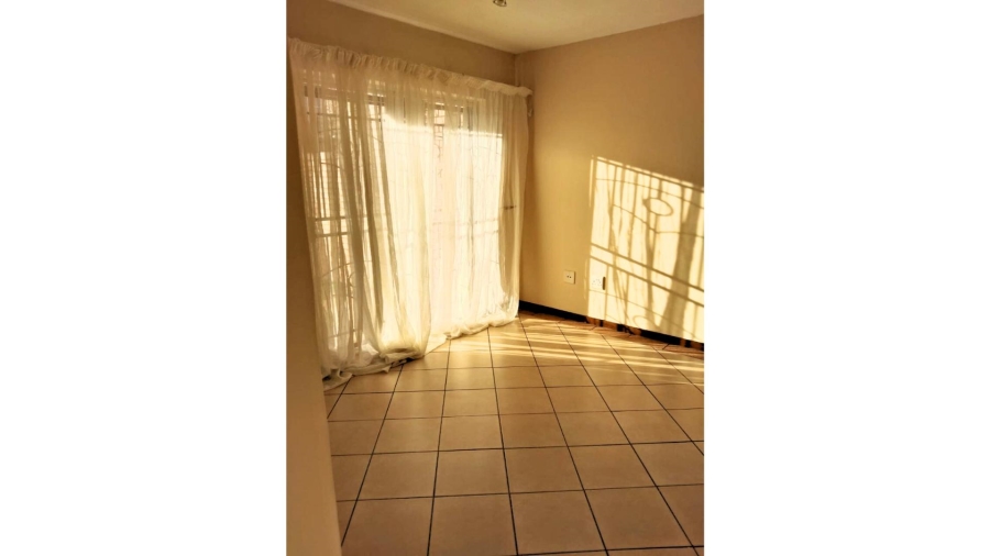 2 Bedroom Property for Sale in Noordwyk Gauteng