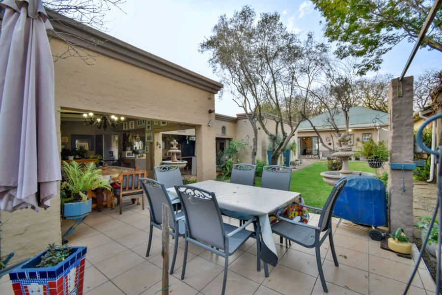 6 Bedroom Property for Sale in Riviera Gauteng