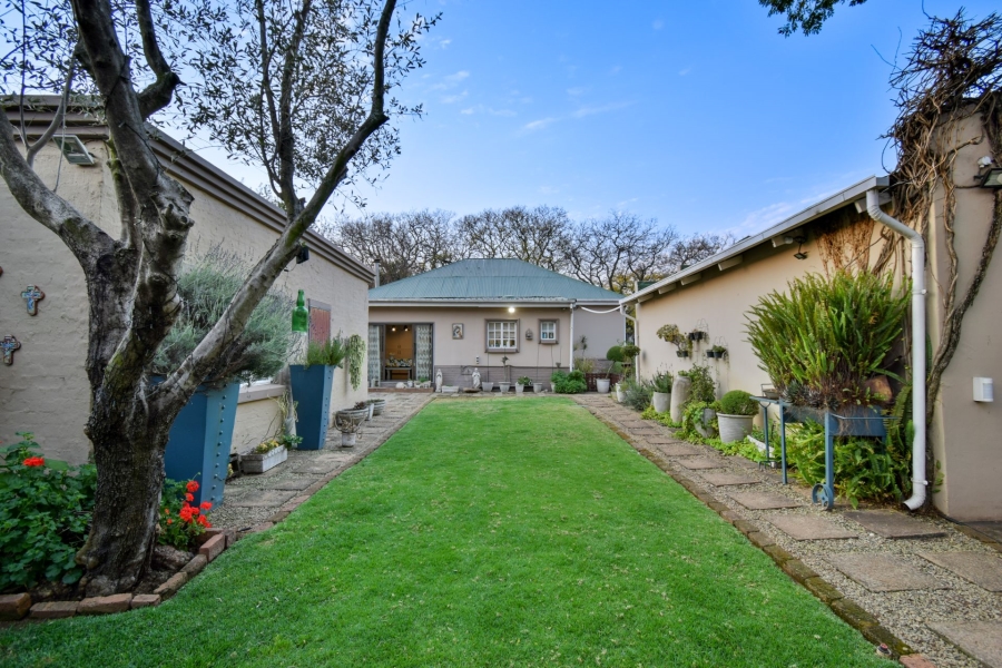 6 Bedroom Property for Sale in Riviera Gauteng