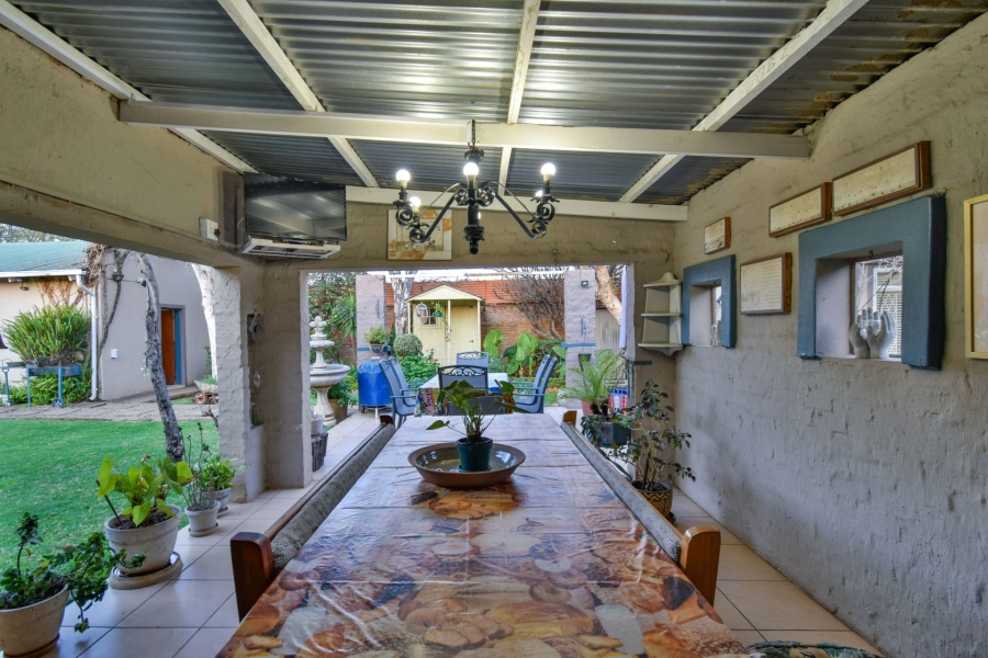 6 Bedroom Property for Sale in Riviera Gauteng