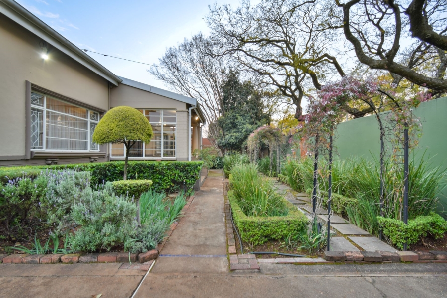 6 Bedroom Property for Sale in Riviera Gauteng