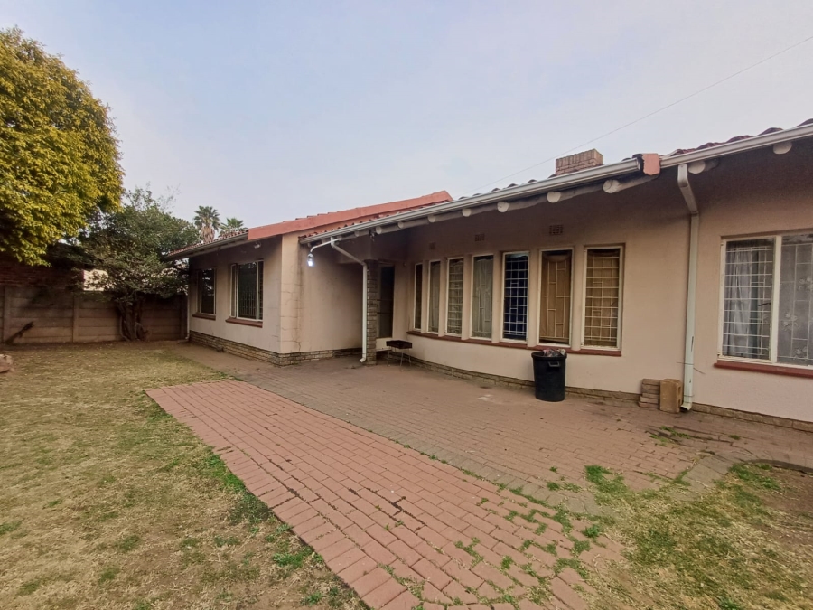 5 Bedroom Property for Sale in Dersley Gauteng