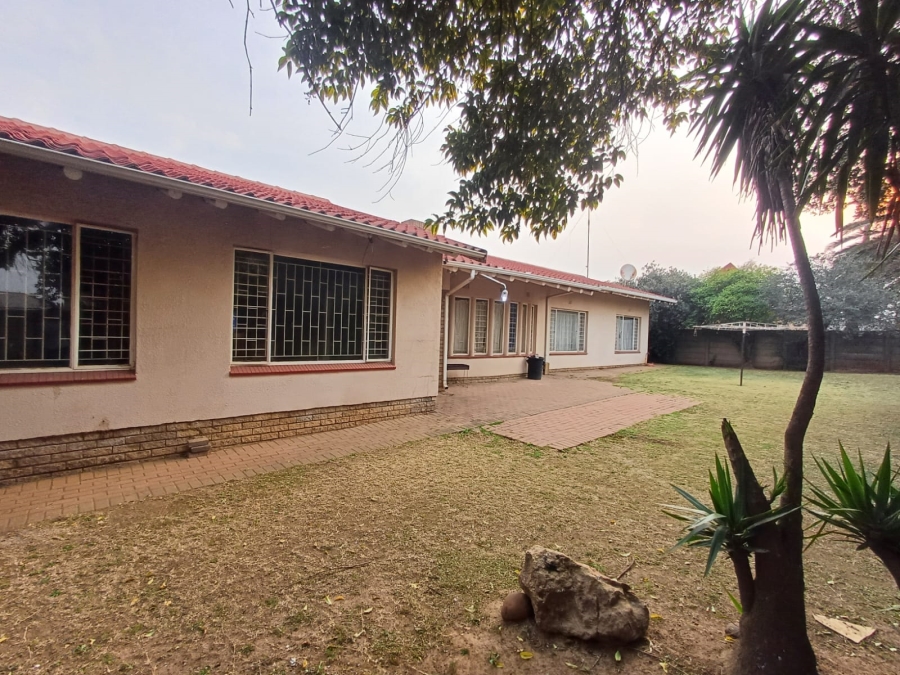 5 Bedroom Property for Sale in Dersley Gauteng