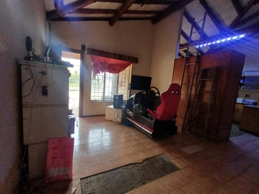 5 Bedroom Property for Sale in Dersley Gauteng