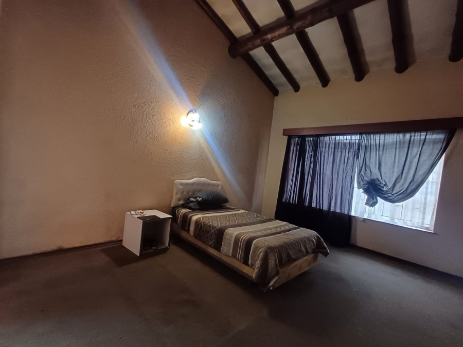 5 Bedroom Property for Sale in Dersley Gauteng