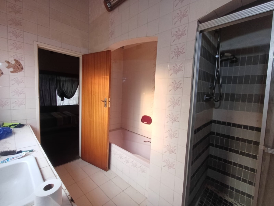 5 Bedroom Property for Sale in Dersley Gauteng