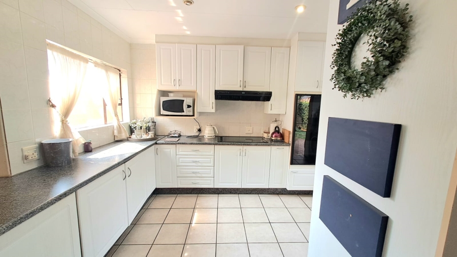 3 Bedroom Property for Sale in Three Rivers Gauteng