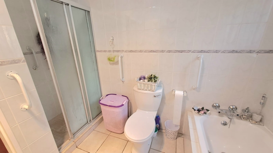 3 Bedroom Property for Sale in Three Rivers Gauteng
