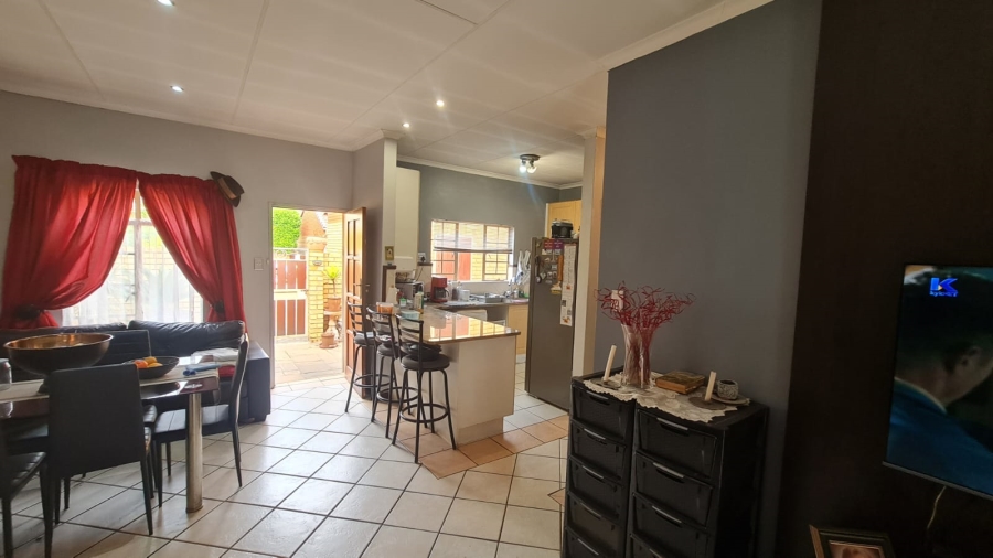 2 Bedroom Property for Sale in Equestria Gauteng