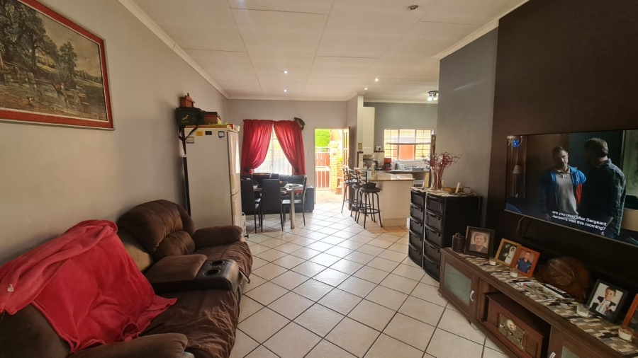 2 Bedroom Property for Sale in Equestria Gauteng