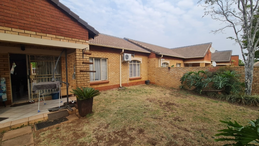 2 Bedroom Property for Sale in Equestria Gauteng