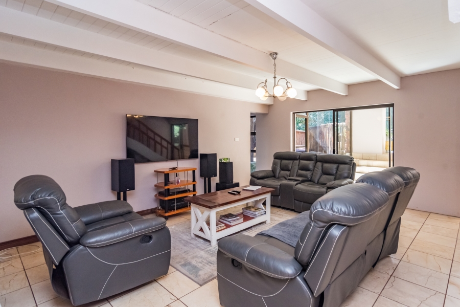 10 Bedroom Property for Sale in Bedfordview Gauteng