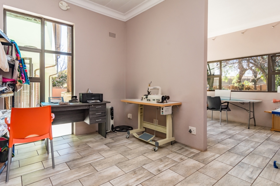 10 Bedroom Property for Sale in Bedfordview Gauteng