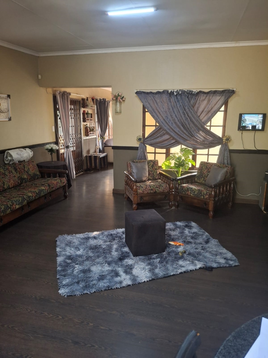 3 Bedroom Property for Sale in Eike Park Gauteng