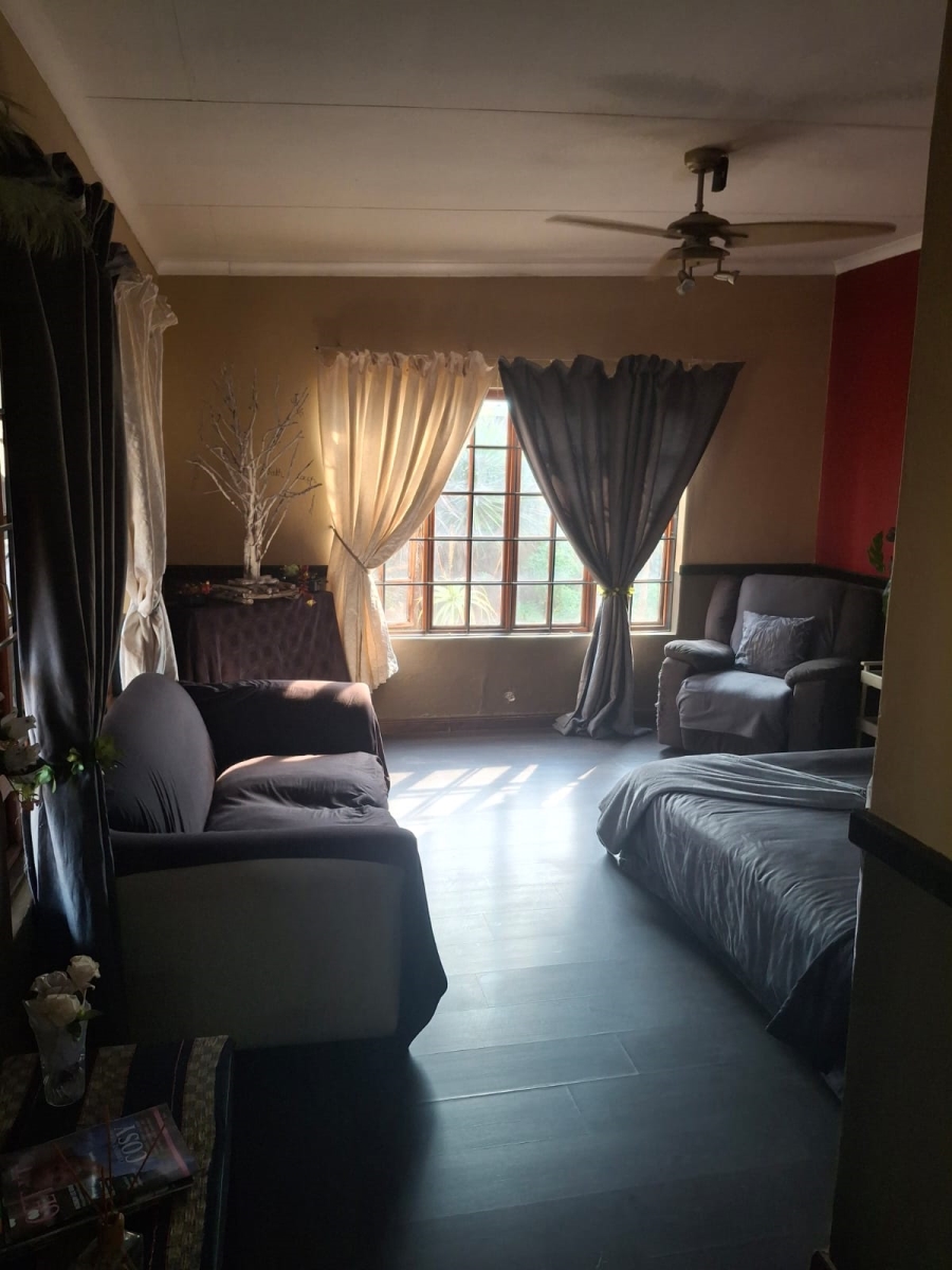3 Bedroom Property for Sale in Eike Park Gauteng