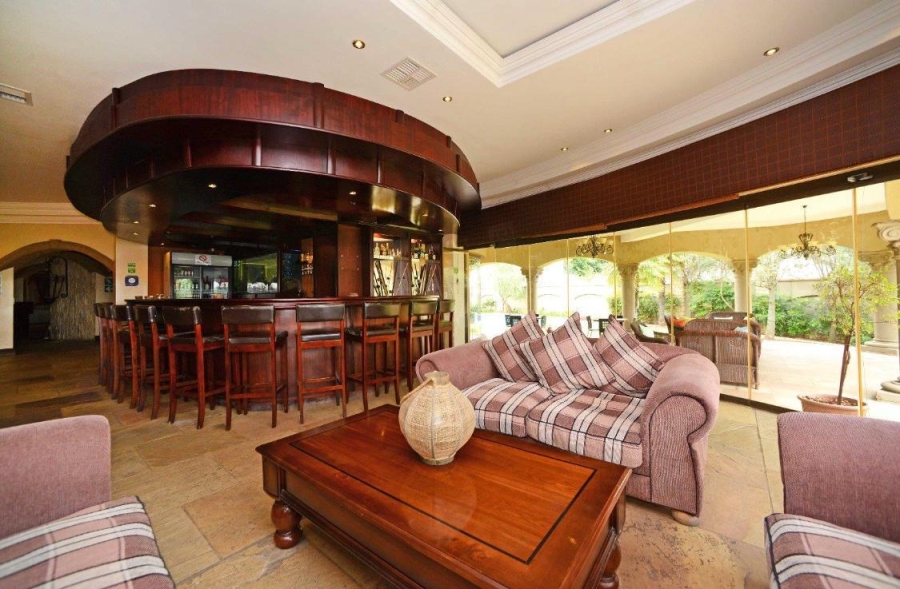 7 Bedroom Property for Sale in Lakefield Gauteng
