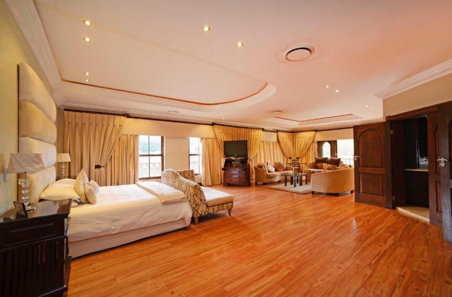 7 Bedroom Property for Sale in Lakefield Gauteng