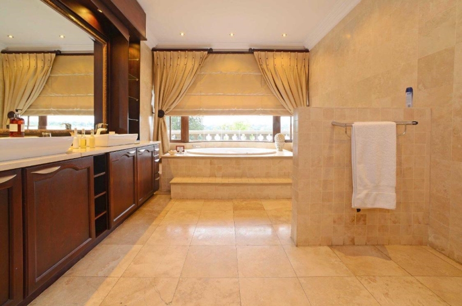 7 Bedroom Property for Sale in Lakefield Gauteng
