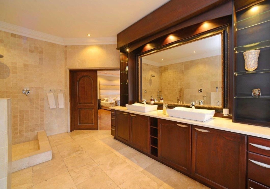 7 Bedroom Property for Sale in Lakefield Gauteng