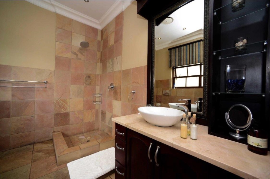 7 Bedroom Property for Sale in Lakefield Gauteng
