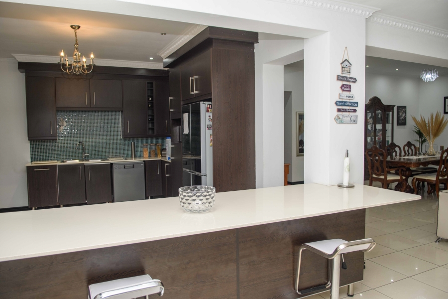 To Let 3 Bedroom Property for Rent in Fontainebleau Gauteng
