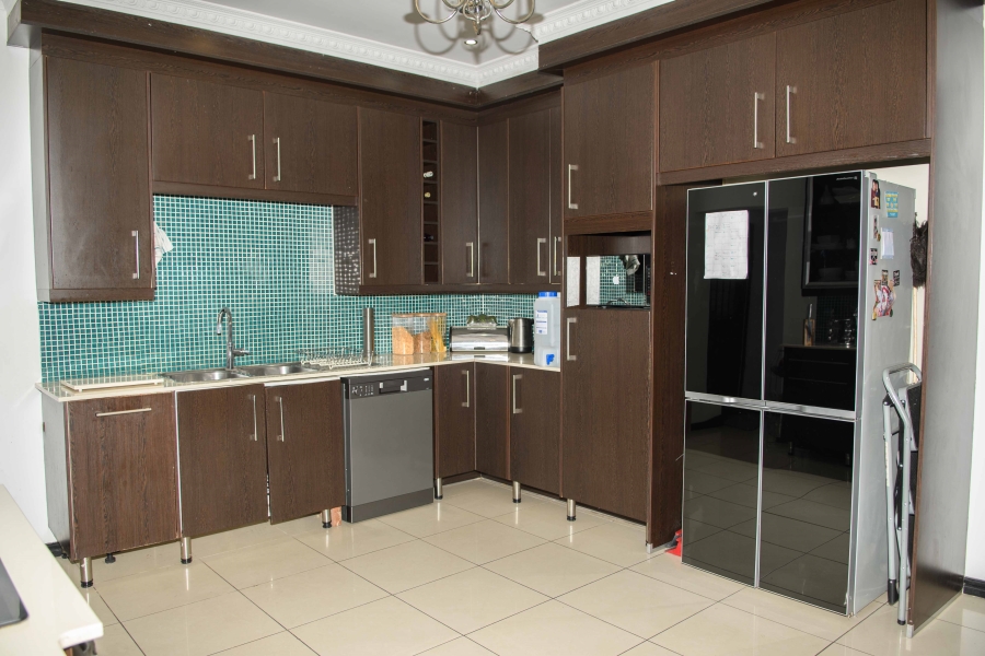 To Let 3 Bedroom Property for Rent in Fontainebleau Gauteng
