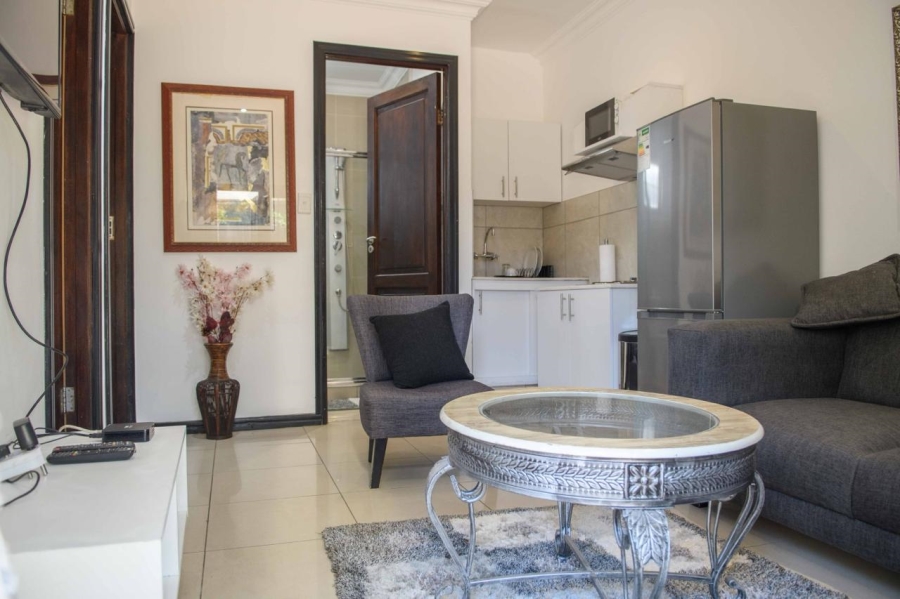 To Let 3 Bedroom Property for Rent in Fontainebleau Gauteng