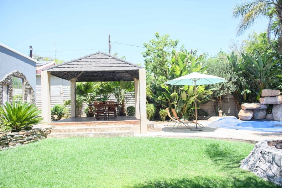To Let 3 Bedroom Property for Rent in Fontainebleau Gauteng