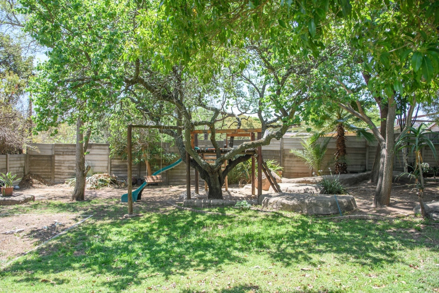 To Let 3 Bedroom Property for Rent in Fontainebleau Gauteng
