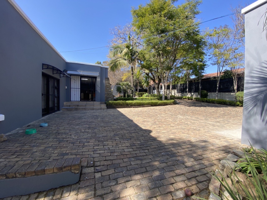 To Let 3 Bedroom Property for Rent in Fontainebleau Gauteng