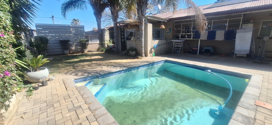 4 Bedroom Property for Sale in Krugersdorp North Gauteng