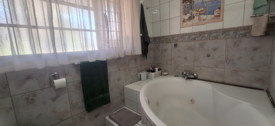 4 Bedroom Property for Sale in Krugersdorp North Gauteng