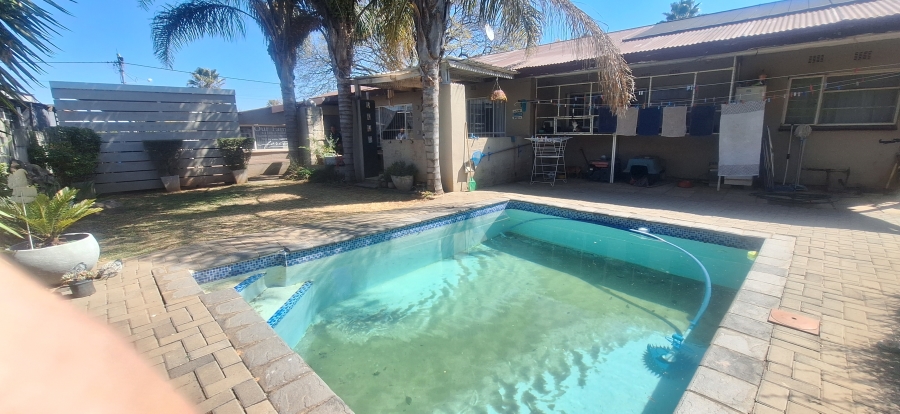 4 Bedroom Property for Sale in Krugersdorp North Gauteng
