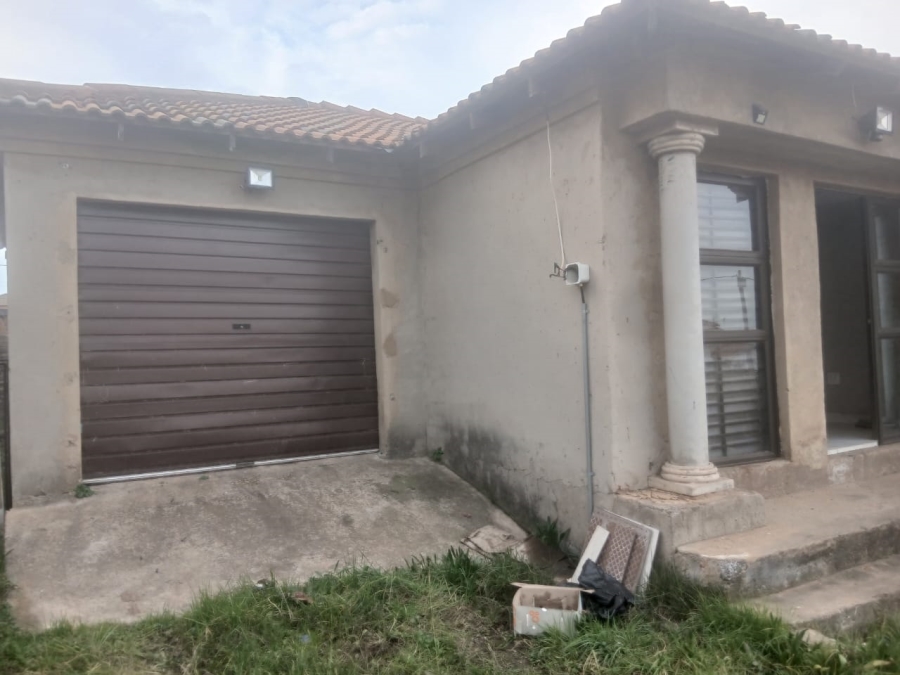 3 Bedroom Property for Sale in Mohlakeng Gauteng