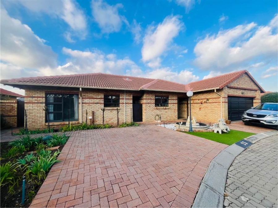 3 Bedroom Property for Sale in New Market Park Gauteng