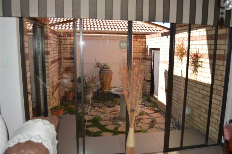 3 Bedroom Property for Sale in New Market Park Gauteng