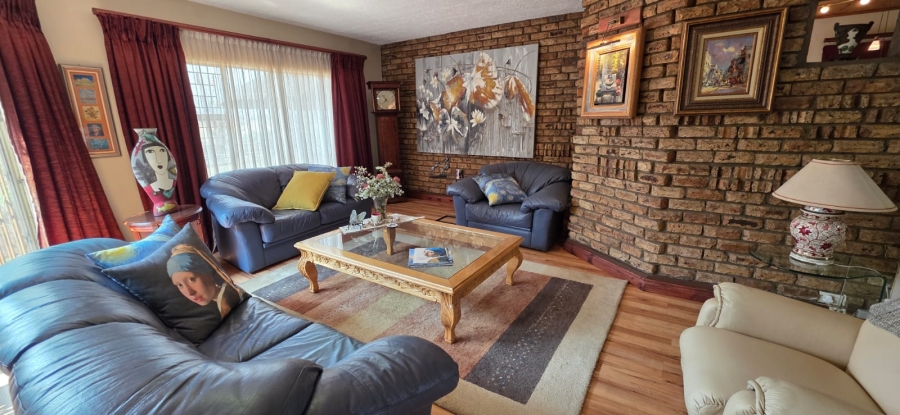 4 Bedroom Property for Sale in Three Rivers East Gauteng
