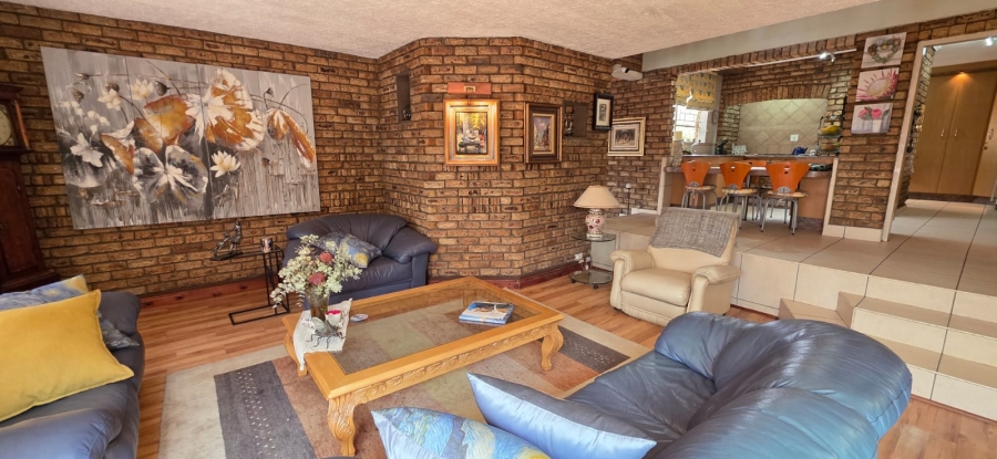 4 Bedroom Property for Sale in Three Rivers East Gauteng