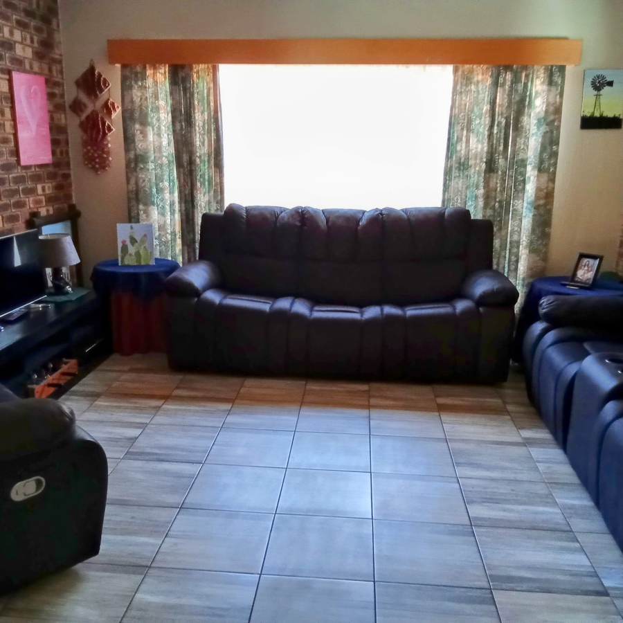 5 Bedroom Property for Sale in Helderkruin View Gauteng