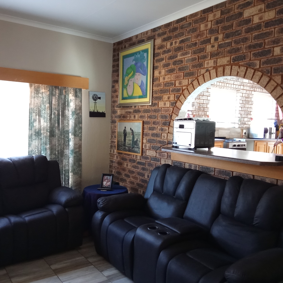 5 Bedroom Property for Sale in Helderkruin View Gauteng