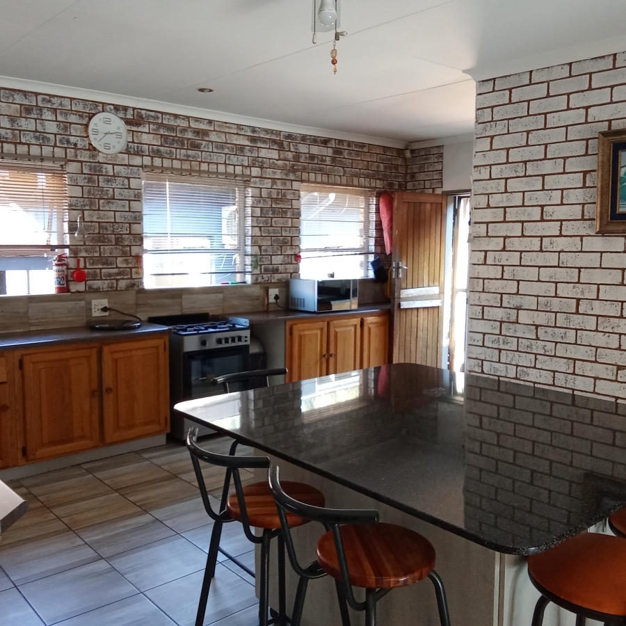 5 Bedroom Property for Sale in Helderkruin View Gauteng