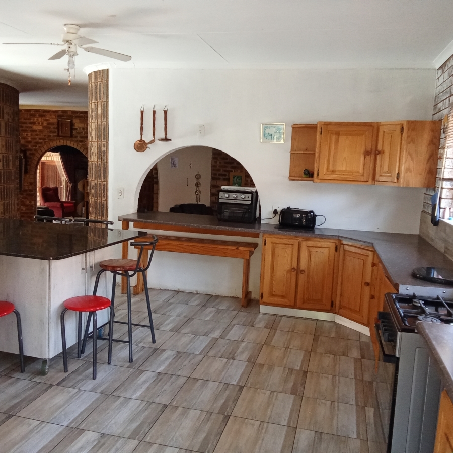 5 Bedroom Property for Sale in Helderkruin View Gauteng