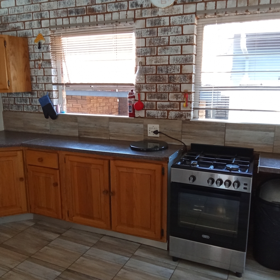 5 Bedroom Property for Sale in Helderkruin View Gauteng