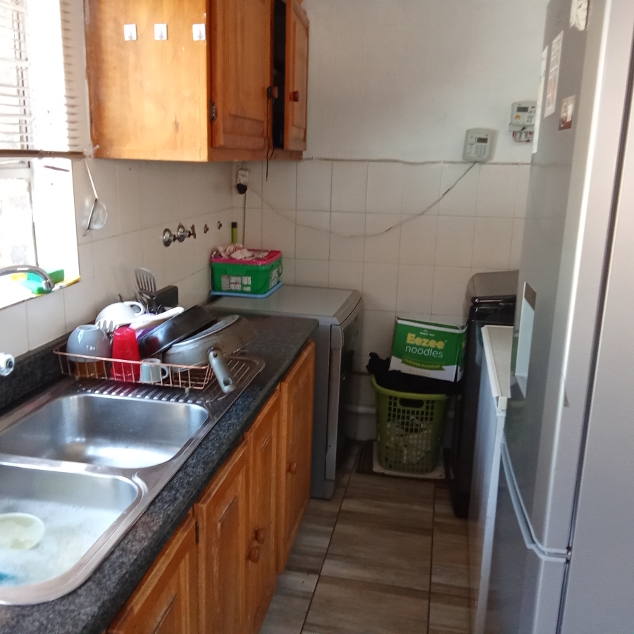 5 Bedroom Property for Sale in Helderkruin View Gauteng