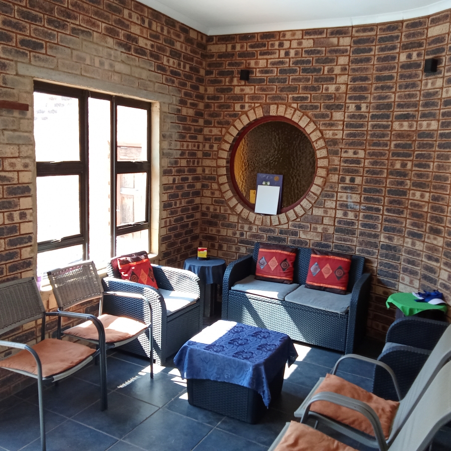 5 Bedroom Property for Sale in Helderkruin View Gauteng