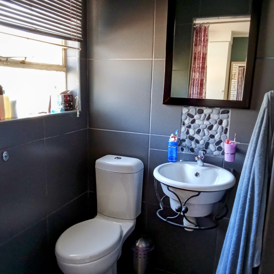 5 Bedroom Property for Sale in Helderkruin View Gauteng