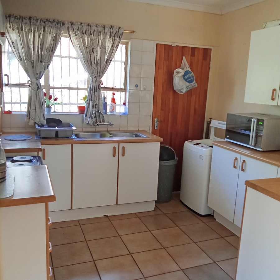 5 Bedroom Property for Sale in Helderkruin View Gauteng