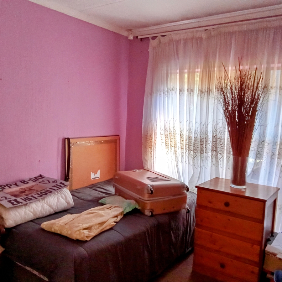 5 Bedroom Property for Sale in Helderkruin View Gauteng