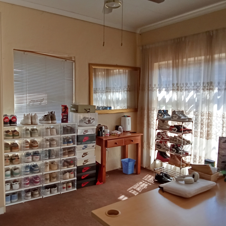 5 Bedroom Property for Sale in Helderkruin View Gauteng